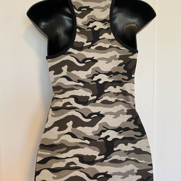 NBA Toronto Raptors Camo Women's Racerback Tank Top Size Small - Picture 3 of 4